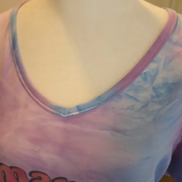 Pastel Tie-Dye "Mama" Short Sleeve Tee - Pink & Blue V-neck Leopard Graphic Tee - Picture 4 of 6